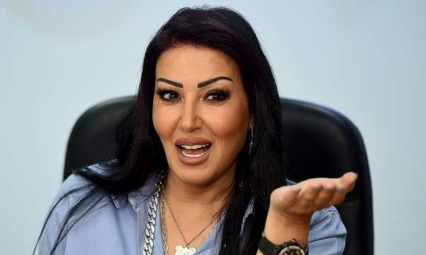 سمية الخشاب صديقة الطلبة .. شروحاتها تدخل في الإمتحانات